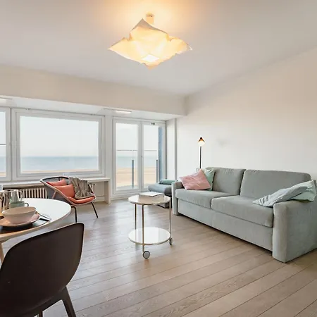 St- Tropez With Seaview & Parking By Interhome Lägenhet Oostende